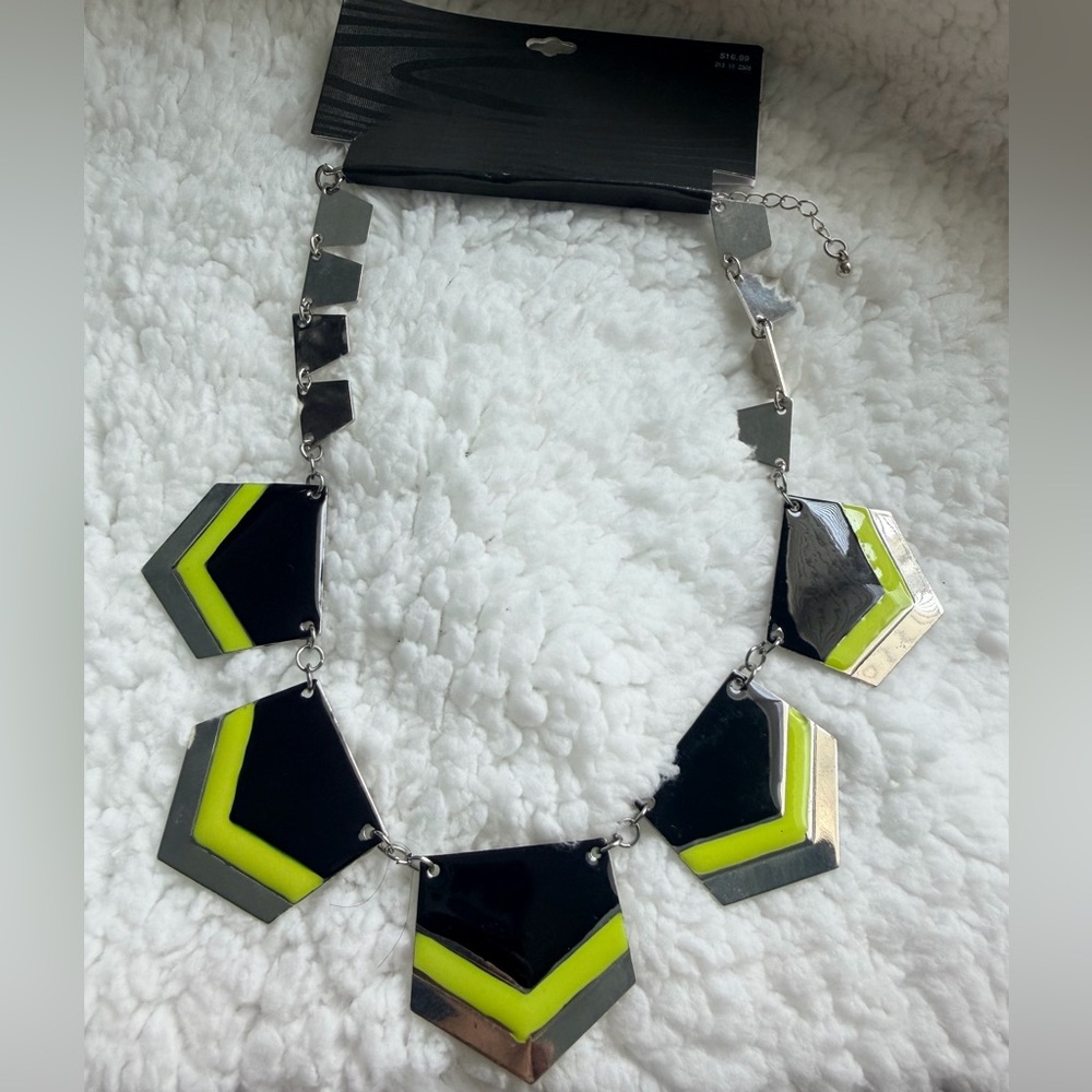 Statement Black and Lime Geometric Pendant Necklace 💕4x15$